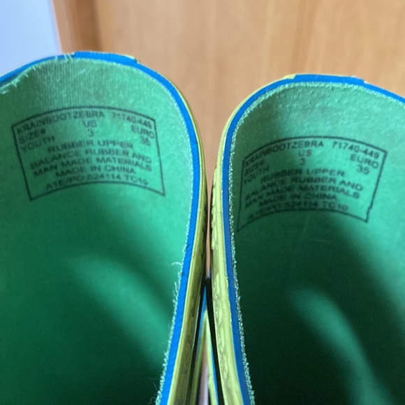 Bogs Zebra Print Waterproof Girl’s Rainboots - Picture 6 of 14